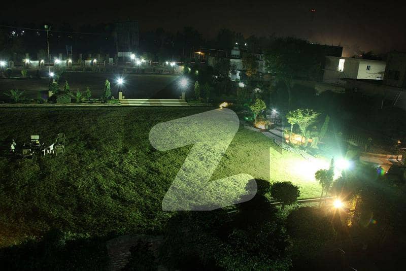 بیدیاں روڈ لاہور میں 2 کمروں کا 4 کنال فارم ہاؤس 3.7 کروڑ میں برائے فروخت۔