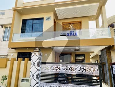 10 Marla Brand New 5 Bedroom Double Unit House For Sale