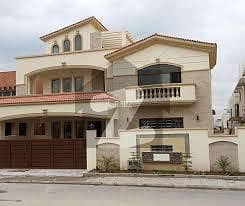 1 KANAL IDEAL HOUSE AVAILABLE FOR RENT IN GARDEN TOWN