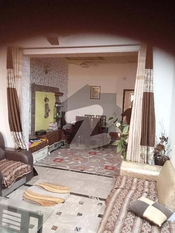 ہائی کورٹ سوسائٹی لاہور میں 4 کمروں کا 5 مرلہ مکان 1.85 کروڑ میں برائے فروخت۔