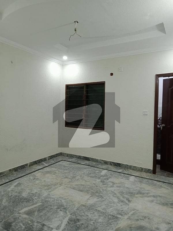 2 bed flat for rent for bachelors in psic society near lums dha lhr