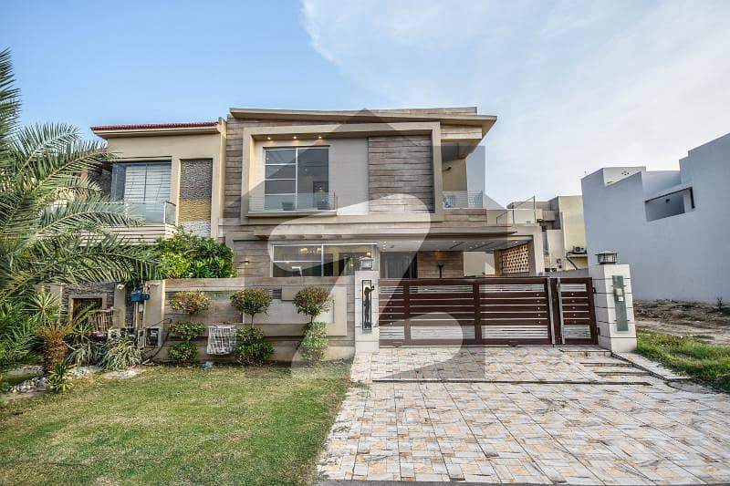 Near Tim Hortons & Kfc 7-Marla Ultra Modern Stunning Villa For Sale In DHA Phase 6 Lahore