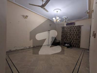 House Spread Over 300 Square Yards In Gulistan-E-Jauhar - Block 13 Available