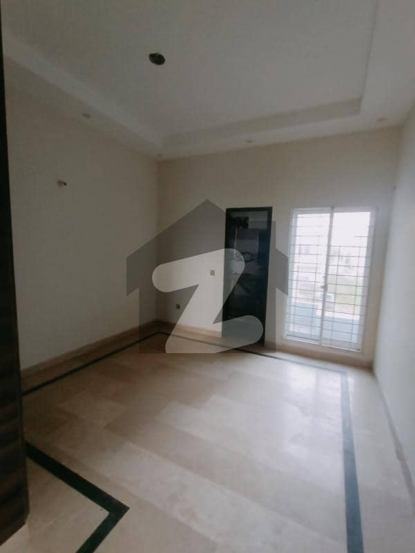 لیبر کالونی لاہور میں 2 کمروں کا 3 مرلہ فلیٹ 22.0 ہزار میں کرایہ پر دستیاب ہے۔