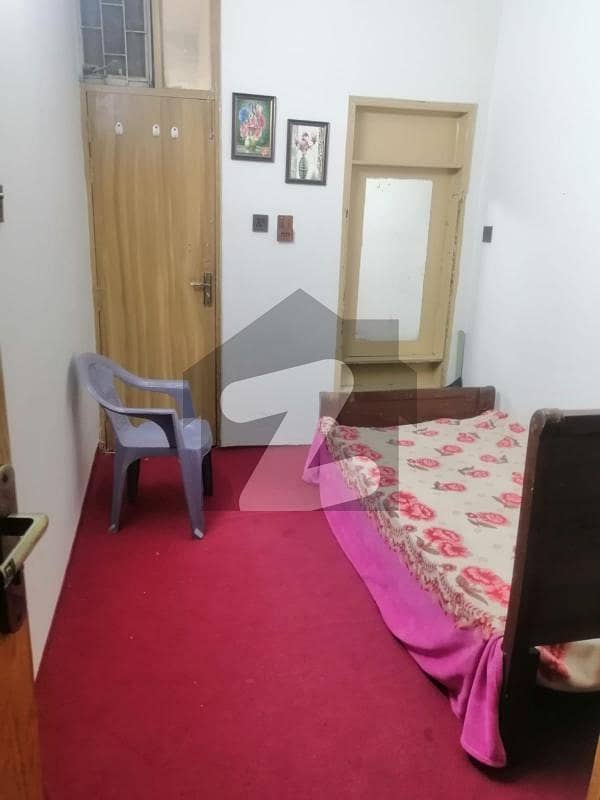 One Bedroom Available For Rent In Main Cantt Lahore (Female Only)