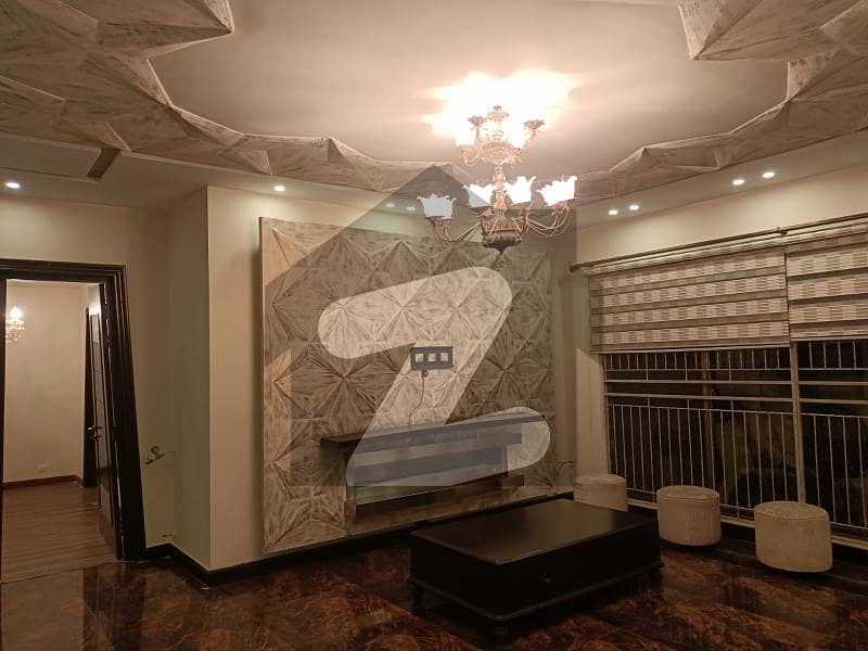 ڈی ایچ اے فیز 3 ڈیفنس (ڈی ایچ اے),لاہور میں 6 کمروں کا 1 کنال مکان 3.5 لاکھ میں کرایہ پر دستیاب ہے۔