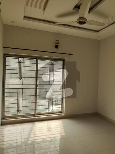 5 Marla Like Brand New Upper Portion Available For Rent In Bahria Town Lahore