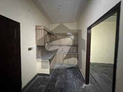 کینٹ ویو کالونی سیالکوٹ میں 4 کمروں کا 5 مرلہ مکان 46.0 ہزار میں کرایہ پر دستیاب ہے۔