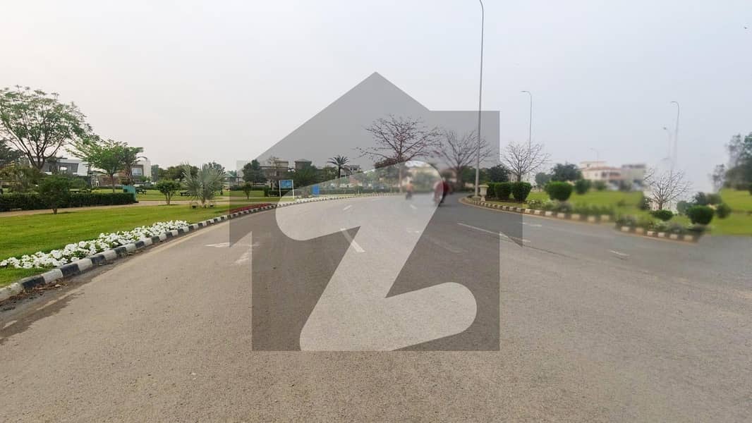 لیک سٹی ۔ گالف اسٹیٹ 1 لیک سٹی,رائیونڈ روڈ,لاہور میں 4 کنال رہائشی پلاٹ 25.0 کروڑ میں برائے فروخت۔