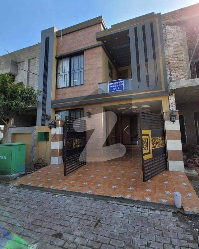 گارڈن ٹاؤن - شیر شاہ بلاک گارڈن ٹاؤن,لاہور میں 3 کمروں کا 5 مرلہ مکان 2.2 کروڑ میں برائے فروخت۔