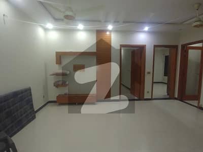 پنجاب یونیورسٹی سوسائٹی فیز 2 پنجاب یونیورسٹی ایمپلائیز سوسائٹی,لاہور میں 5 کمروں کا 7 مرلہ مکان 2.65 کروڑ میں برائے فروخت۔