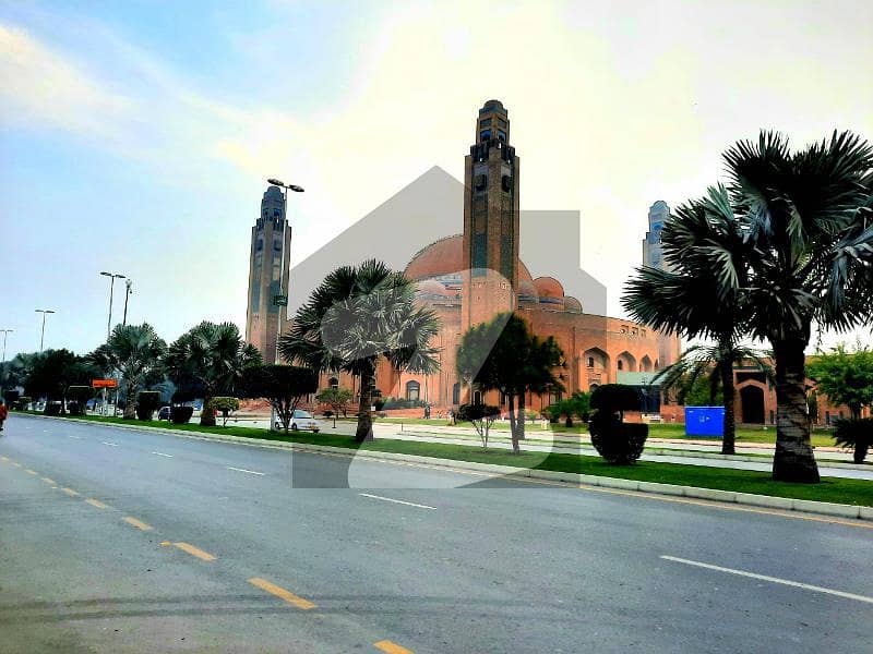 BEAUTIFUL 1 KANAL Plot for Sale in GVR-1, Bahria Town Lahore.