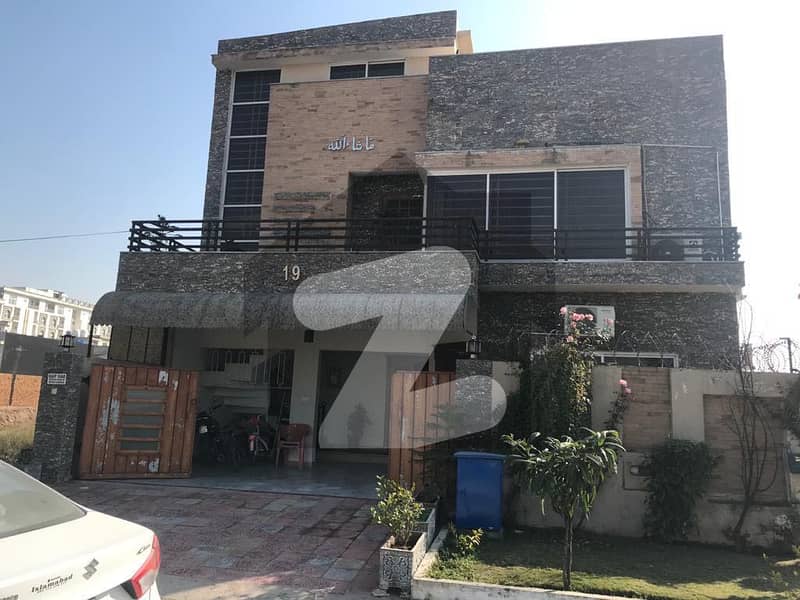 10 MARLA DOUBLE STORY HOUSE FOR SALE IN RIVER GARDEN