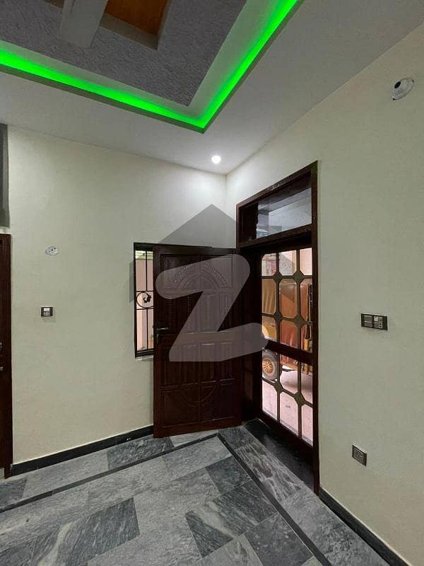 میسرائل روڈ راولپنڈی میں 4 کمروں کا 4 مرلہ مکان 50.0 ہزار میں کرایہ پر دستیاب ہے۔