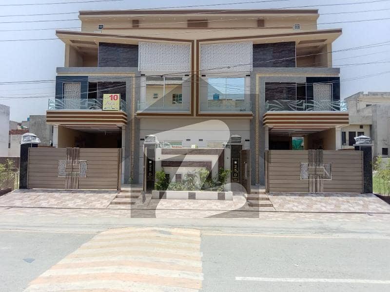 واپڈا ٹاؤن لاہور میں 6 کمروں کا 10 مرلہ مکان 4.0 کروڑ میں برائے فروخت۔