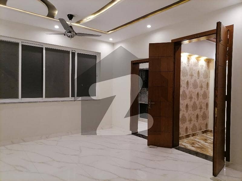 A 8 Marla House Is Up For Grabs In Multan Road