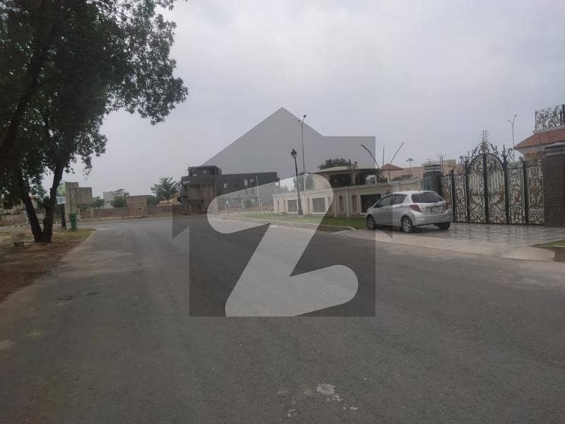 12 Marla M1 Block good location residential plot for sale in Lake City