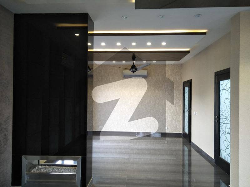 1 Kanal Independent Upper Portion Separate Gate And Entrance Is Available For Rent In DHA Phase 7 Lahore