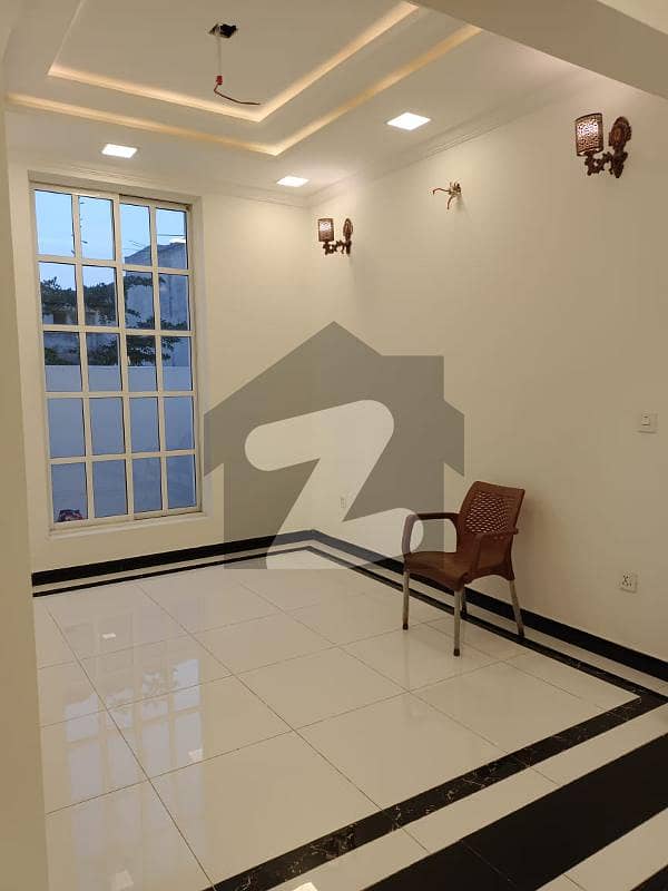 Lower Portion Of 5 Marla House is Available For Rent In Lake City Lahore
