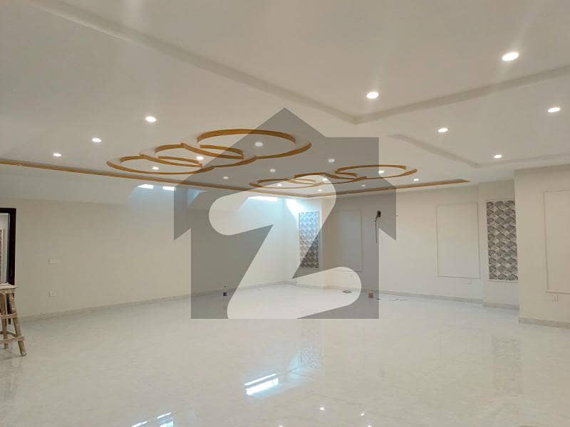 5 MARLA BRAND NEW BASEMENT HALL FOR SALE IN SECTOR E BAHRIA TOWN LAHORE