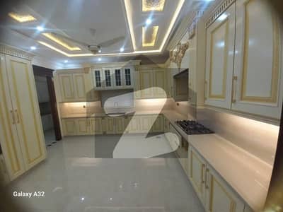 ویلینشیاء ہاؤسنگ سوسائٹی لاہور میں 6 کمروں کا 1 کنال مکان 9.25 کروڑ میں برائے فروخت۔