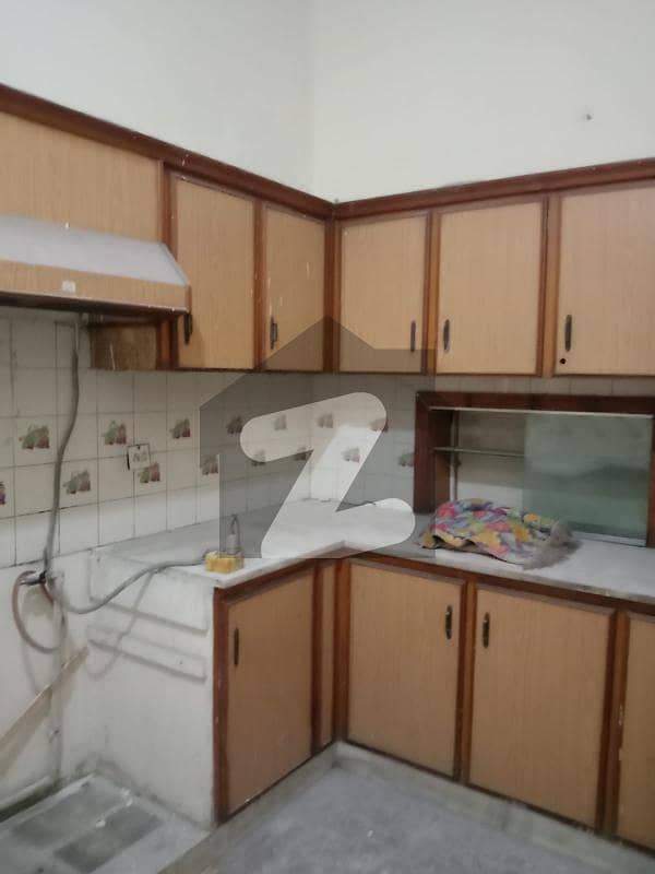 10 Marla Very Neat And Clean Lower Portion For Rent In Allama Iqbla Town Kamran Block