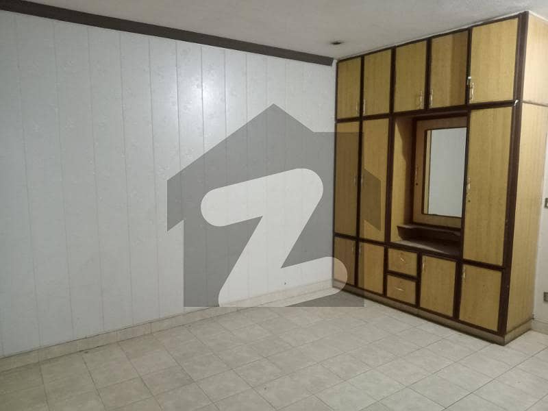 4.5 Marla Ground Portion Flat For Rent (Supertown DHA main Boulevard)