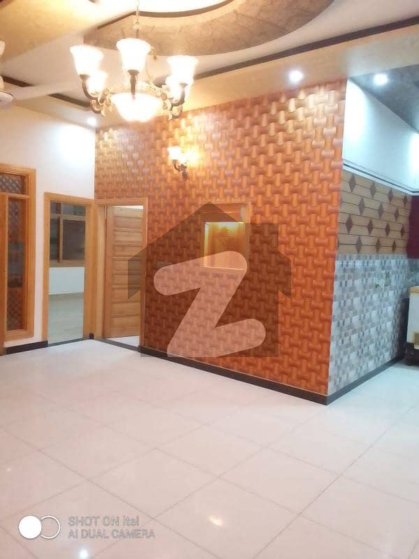 سعدی ٹاؤن سکیم 33,کراچی میں 8 کمروں کا 10 مرلہ مکان 4.2 کروڑ میں برائے فروخت۔
