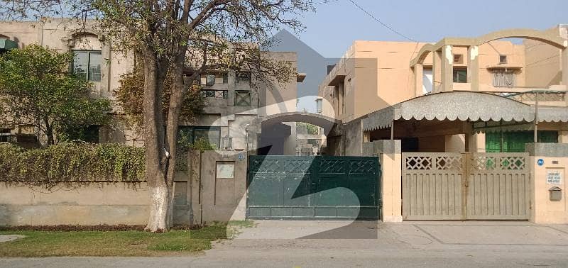 A House Of 10 Marla In Lahore For Sale A House Of 10 Marla In Lahore For Sale