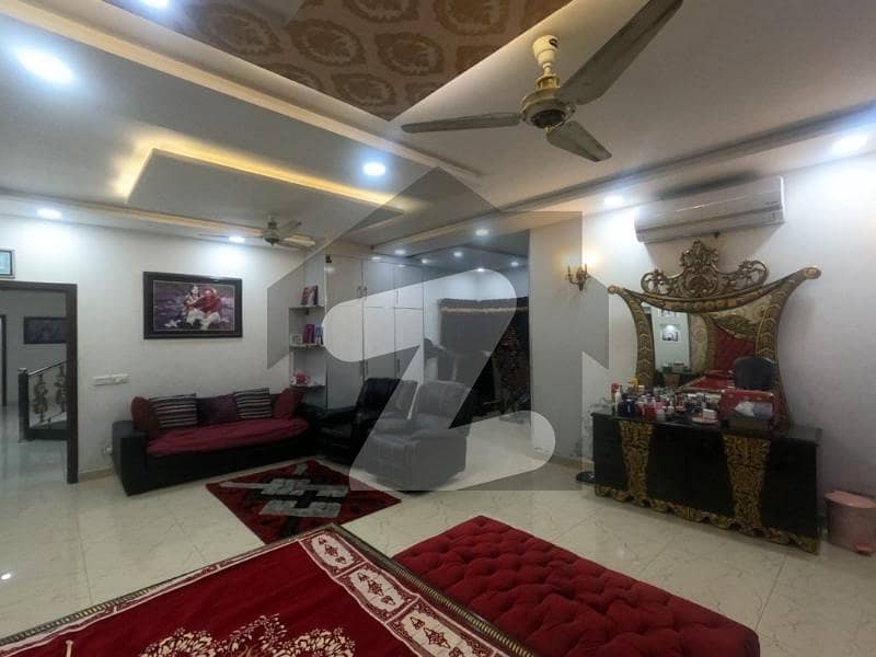 کینال گارڈن ۔ بلاک ای کینال گارڈن,لاہور میں 4 کمروں کا 2 کنال مکان 11.5 کروڑ میں برائے فروخت۔