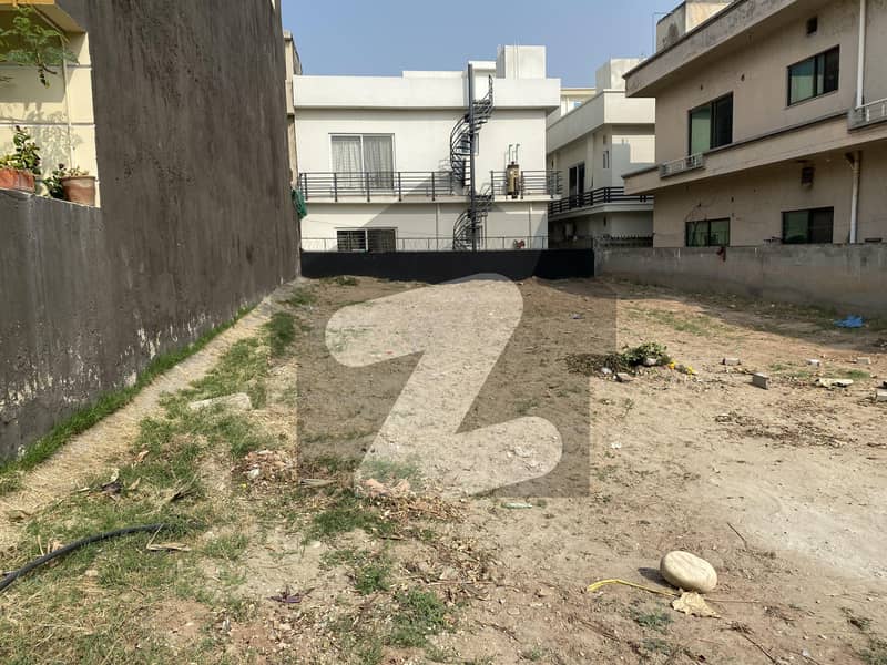 35/70 Size Plot At Prime Location For Sale