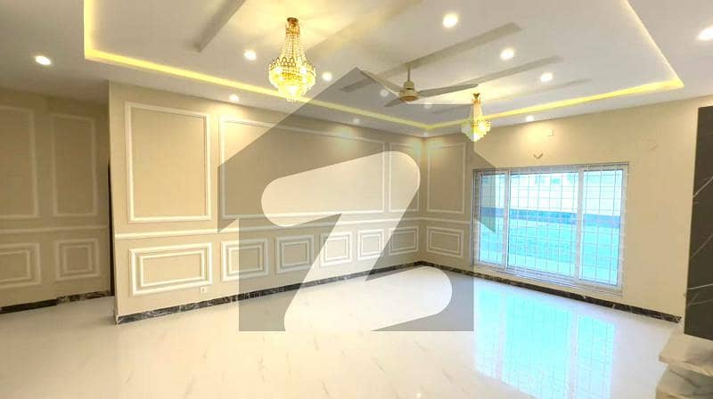 1000 Square Yards House For Sale In F-7/4 Islamabad