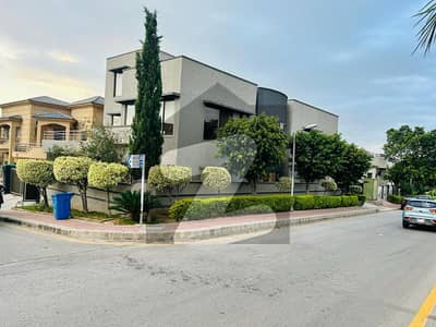 Boulevard Corner 1 Kanal House For Sale In Bahria Town Phase 3