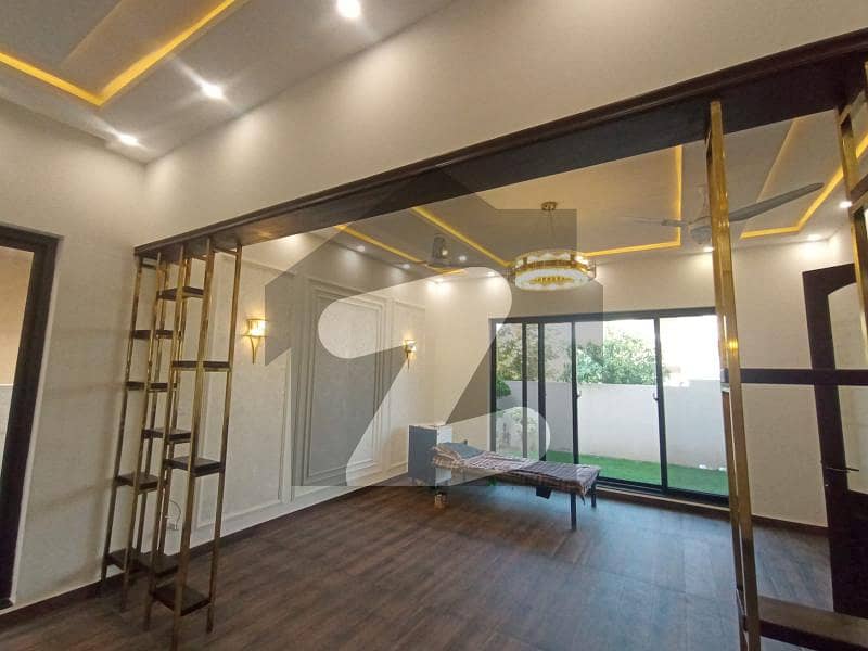 4 Beds House For Sale in G-9/4 Islamabad