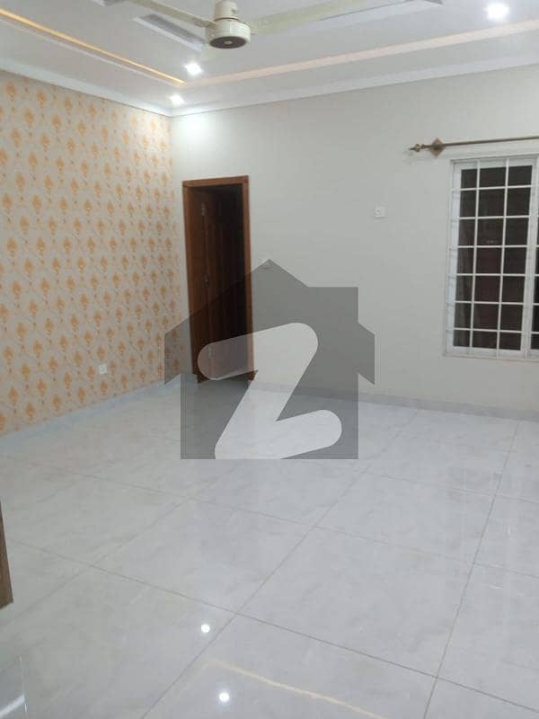 میڈیا ٹاؤن ۔ بلاک اے میڈیا ٹاؤن,راولپنڈی میں 6 کمروں کا 12 مرلہ مکان 1.6 لاکھ میں کرایہ پر دستیاب ہے۔