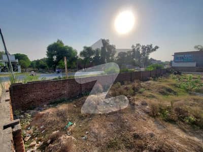 لاہور روڈ پنڈی بھٹیاں میں 4 کنال کمرشل پلاٹ 15.0 کروڑ میں برائے فروخت۔