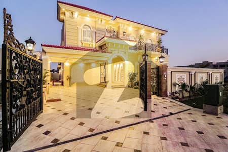 ڈی ایچ اے فیز 5 - بلاک اے فیز 5,ڈیفنس (ڈی ایچ اے),لاہور میں 5 کمروں کا 1 کنال مکان 7.9 کروڑ میں برائے فروخت۔ ڈی ایچ اے فیز 5 - بلاک اے فیز 5,ڈیفنس (ڈی ایچ اے),لاہور میں 5 کمروں کا 1 کنال مکان 7.9 کروڑ میں برائے فروخت۔