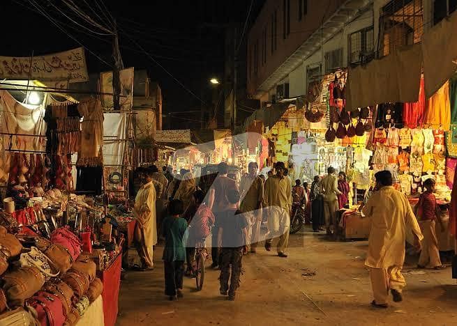 اچھرہ لاہور میں 16 مرلہ دکان 8.0 کروڑ میں برائے فروخت۔