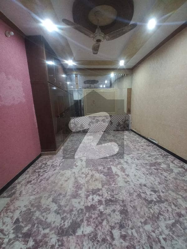 شلے ویلی راولپنڈی میں 3 کمروں کا 3 مرلہ مکان 35.0 ہزار میں کرایہ پر دستیاب ہے۔