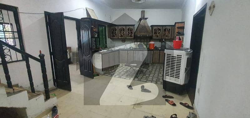 پی آئی اے ہاؤسنگ سکیم لاہور میں 6 کمروں کا 6 مرلہ مکان 1.9 کروڑ میں برائے فروخت۔
