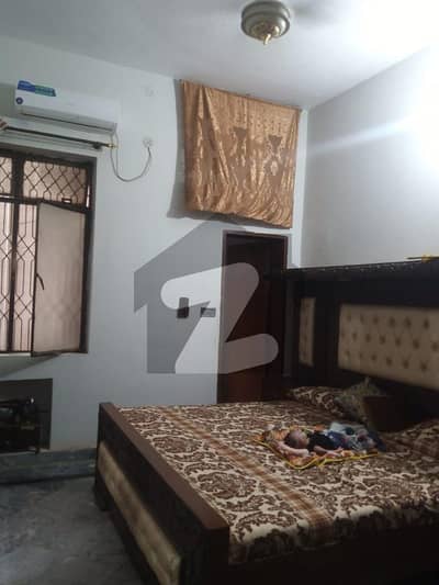 اعوان ٹاؤن لاہور میں 4 کمروں کا 5 مرلہ مکان 1.25 کروڑ میں برائے فروخت۔