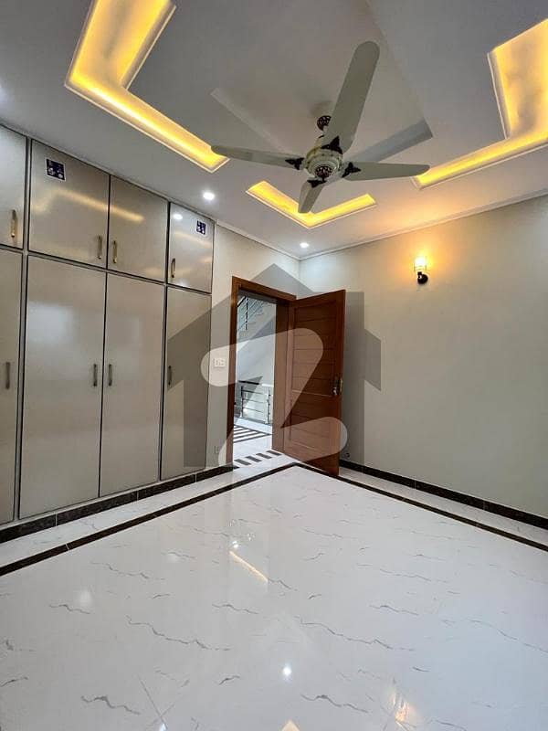 جی-14 مرکز جی ۔ 14,اسلام آباد میں 4 کمروں کا 4 مرلہ مکان 1.1 لاکھ میں کرایہ پر دستیاب ہے۔