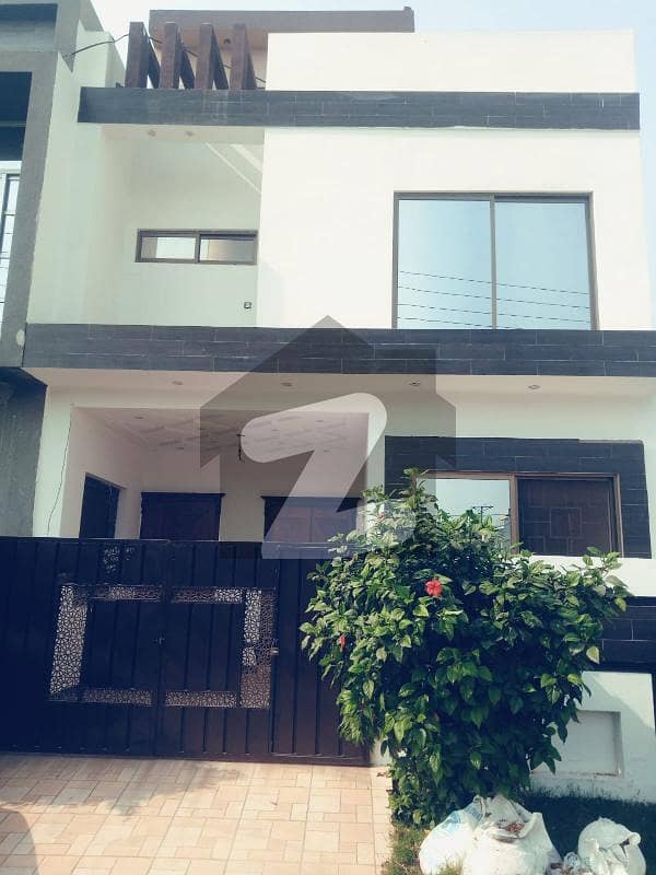 3.56 Marla Corner + Facing Park House Available For Rent in Dream Avenue Lahore