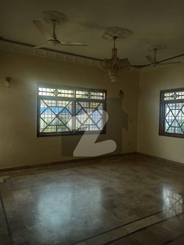 گلستانِِ جوہر ۔ بلاک 15 گلستانِ جوہر,کراچی میں 6 کمروں کا 16 مرلہ مکان 8.0 کروڑ میں برائے فروخت۔