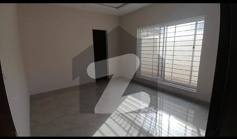 BAHRIA PHASE 08 RWP BLOCK G 10M NEW HOUSE FOR SALE