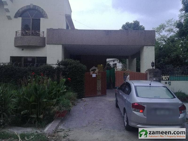 5 Bed Corner House For Rent In F-11