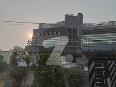 عباسیہ ٹاؤن رحیم یار خان میں 6 کمروں کا 10 مرلہ مکان 2.3 کروڑ میں برائے فروخت۔