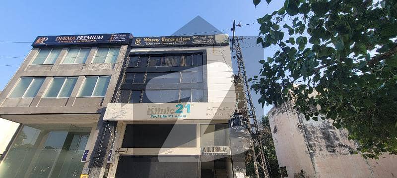 4 Marla building with 7 floor for sale