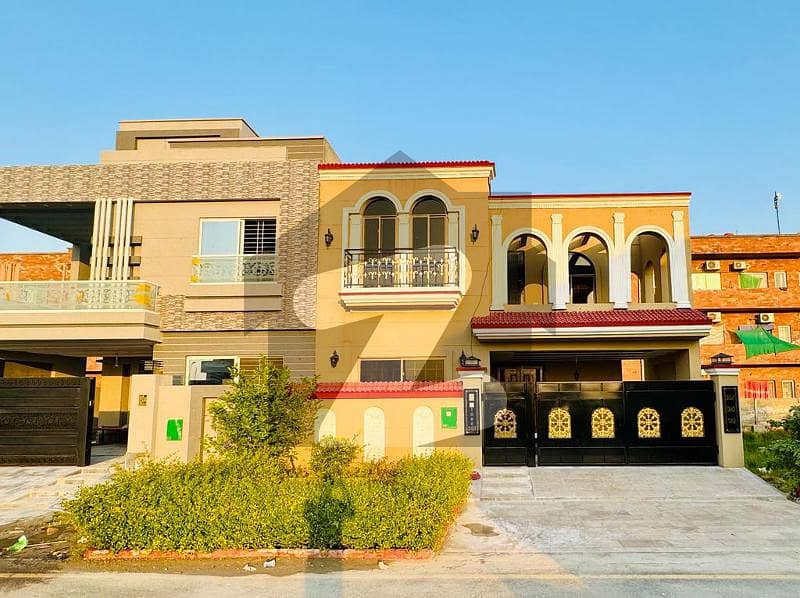 8 Marla Slightly Used House For Sale At The Ideal Location In D Block, Bahria Orchard.