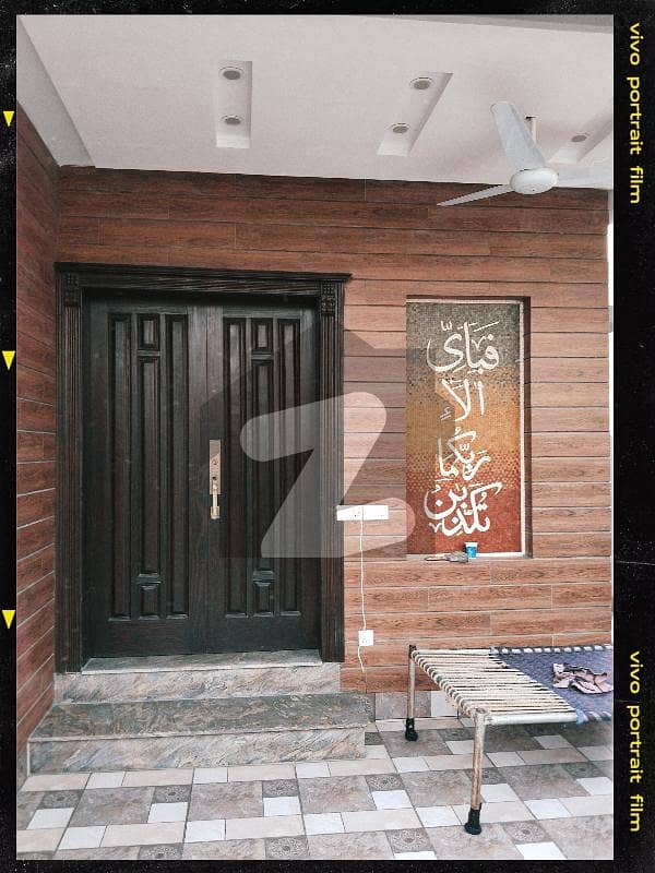 فضائیہ ہاؤسنگ سکیم فیز 1 فضائیہ ہاؤسنگ سکیم,لاہور میں 5 کمروں کا 10 مرلہ مکان 3.6 کروڑ میں برائے فروخت۔